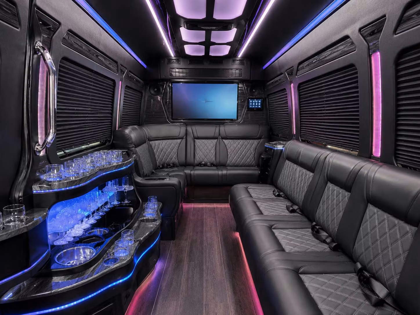 check out the easiest way to arrange group transportation for uc bearcats and xavier musketeers games