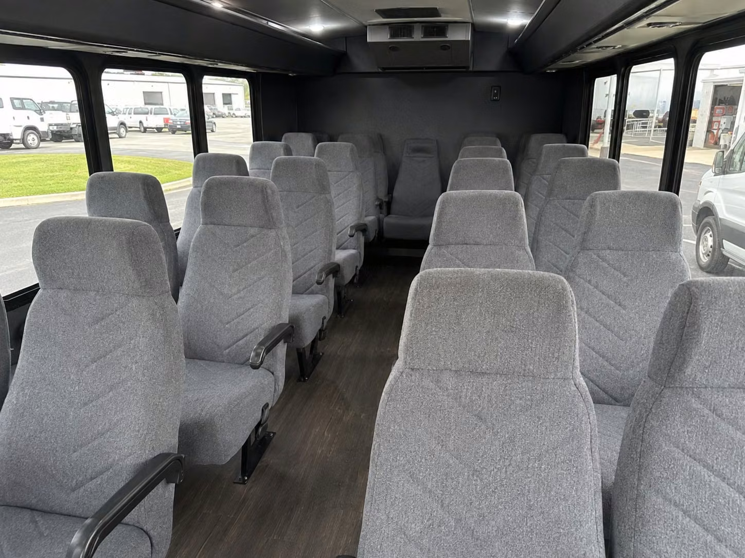 cincinnati 15 passenger minibus rental