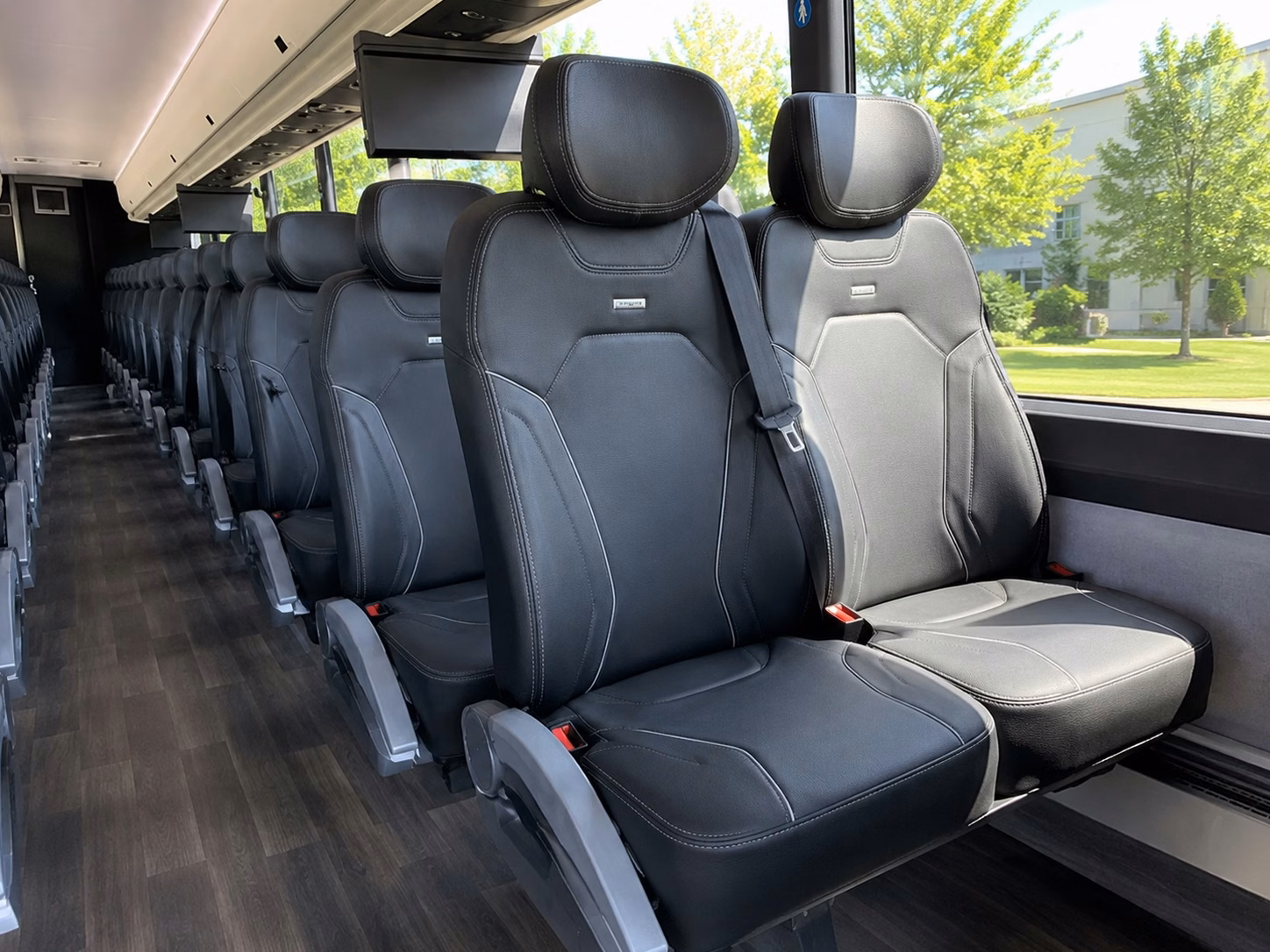shuttle guests between cincinnati s most stunning wedding venues without the parking headache